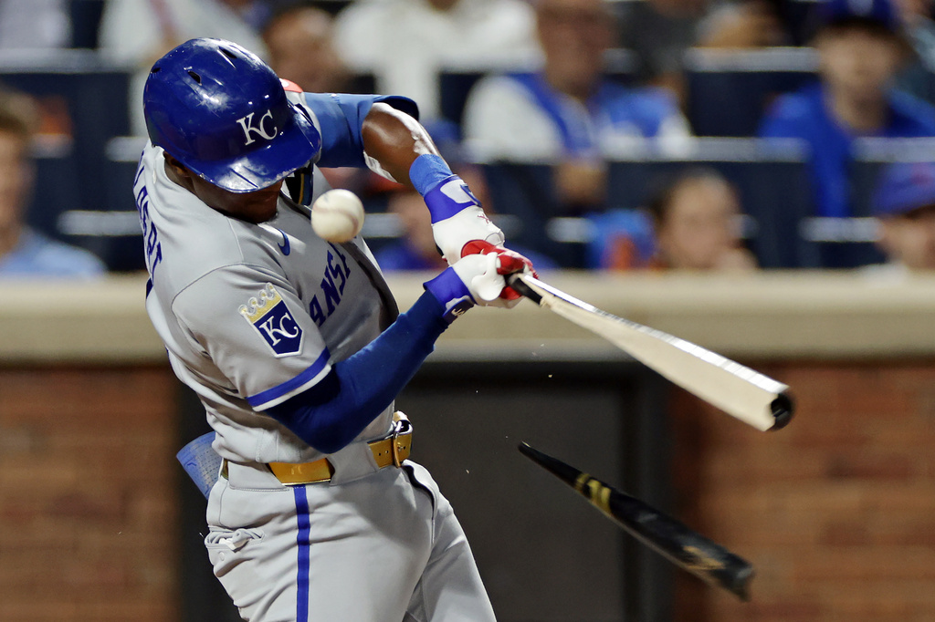 Kansas City Royals' Tyler Tolbert breaks his bat on a foul ball during the fifth inning of a baseball game against the New York Mets, Tuesday, July 7, 2026, in New York. (AP Photo/Adam Hunger)