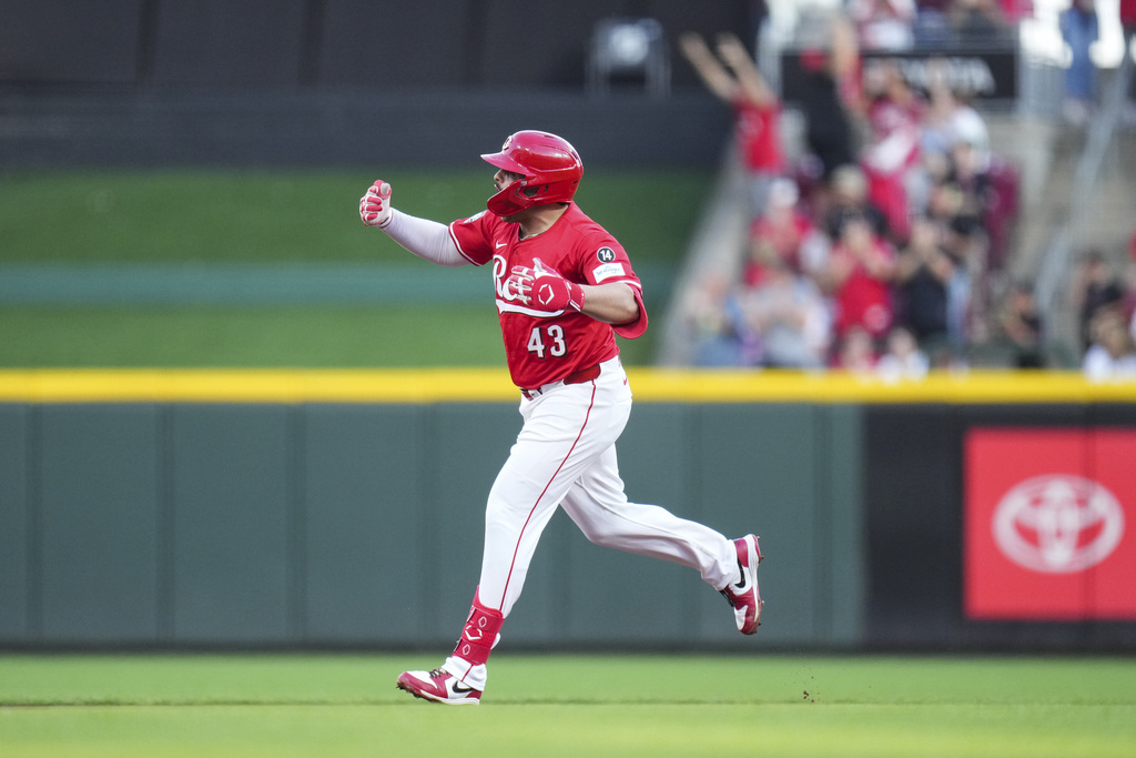 Cincinnati Reds' Sal Stewart reacts as he rounds the bases after hitting a two-run home run during the second inning of a baseball game against the New York Mets, Saturday, Sept. 6, 2025, in Cincinnati. (AP Photo/Jeff Dean)