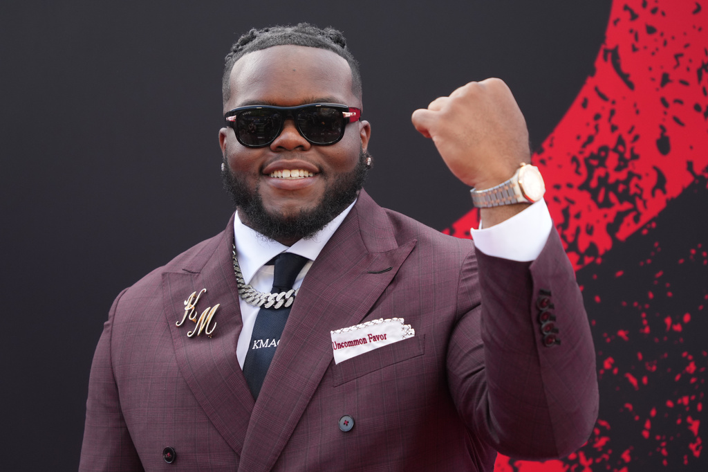 Ohio State defensive lineman Kayden McDonald poses on the red carpet before the first round of the NFL football draft, Thursday, April 23, 2026, in Pittsburgh. (AP Photo/Gene J. Puskar)