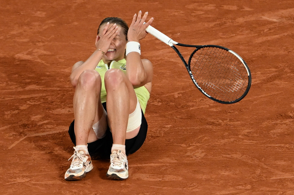 Poland's Maja Chwalinska reacts after winning the semifinal tennis match against Russia's Diana Shnaider at the French Open in Paris, Thursday, June 4, 2026. (AP Photo/Emma Da Silva)