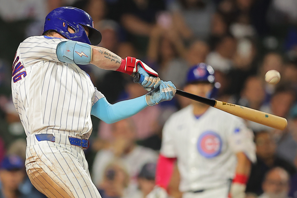 Chicago Cubs' Pete Crow-Armstrong hits a home run during the third inning of a baseball game against the Atlanta Braves, Wednesday, Sept. 16, 2026, in Chicago. (AP Photo/Melissa Tamez)