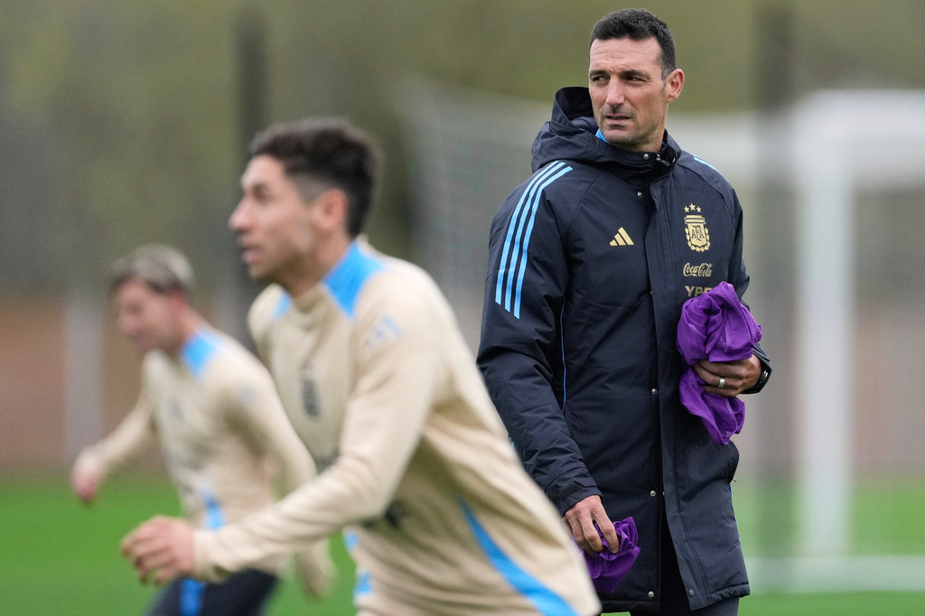 FILE - Argentina's coach Lionel Scaloni leads a training session ahead of a World Cup 2026 qualifying soccer match against Venezuela, at the Argentina Soccer Association in Buenos Aires, Argentina, Sept. 2, 2025. (AP Photo/Gustavo Garello, File)