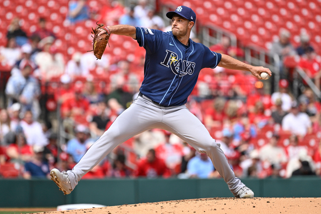 Tampa Bay Rays pitcher Steven Matz throws in the first inning of a baseball game against the St. Louis Cardinals, Sunday, March 29, 2026, in St. Louis. (AP Photo/Joe Puetz)