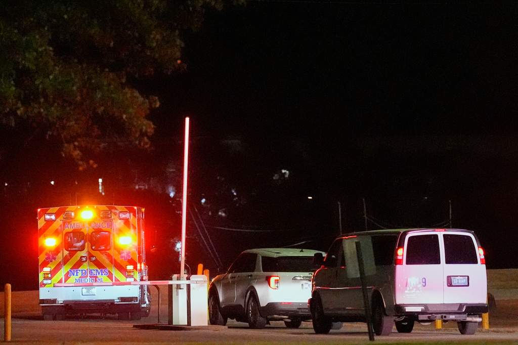 Emergency vehicles leave Riverbend Maximum Security Institution after the execution of Christa Pike was halted Wednesday, Sept. 30, 2026, in Nashville, Tenn. (AP Photo/George Walker IV)