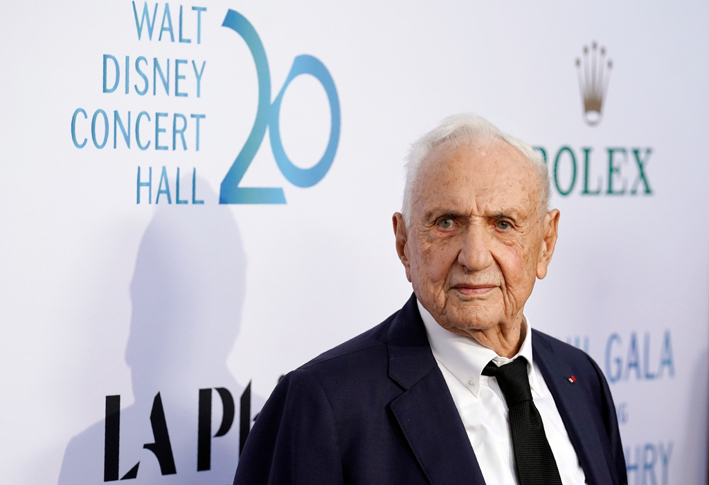 FILE - Honoree and Walt Disney Concert Hall architect Frank Gehry poses at the 2023 Los Angeles Philharmonic Gala, Thursday, Oct. 5, 2023, at Walt Disney Concert Hall in Los Angeles. (AP Photo/Chris Pizzello, File)