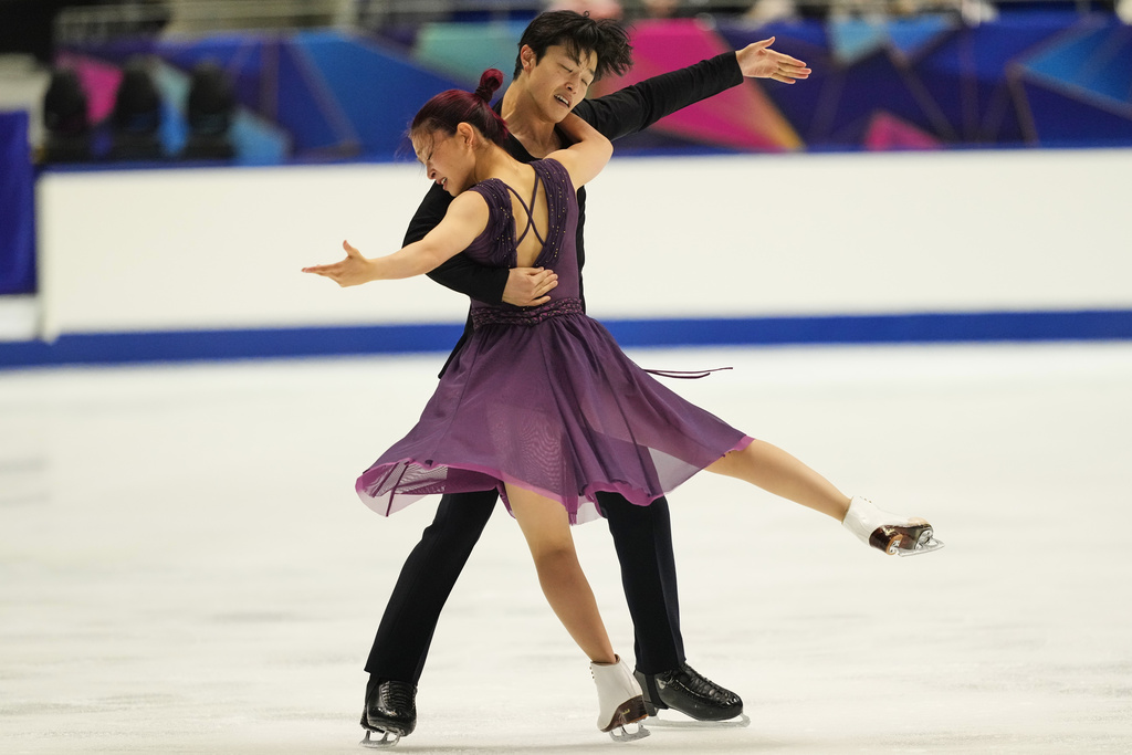 Maia Shibutani and Alex Shibutani, of the U.S., perform during the ice dance free dance program in the ISU Grand Prix of Figure Skating - NHK Trophy in Kadoma, east of Osaka, western Japan, Saturday, Nov. 8, 2025. (AP Photo/Hiro Komae)