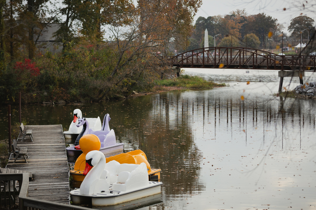 Pedal boats rest along a dock on the Coosa River on Nov. 19, 2025, in Gadsden, Ala. (Will McLelland/AL.com via AP)