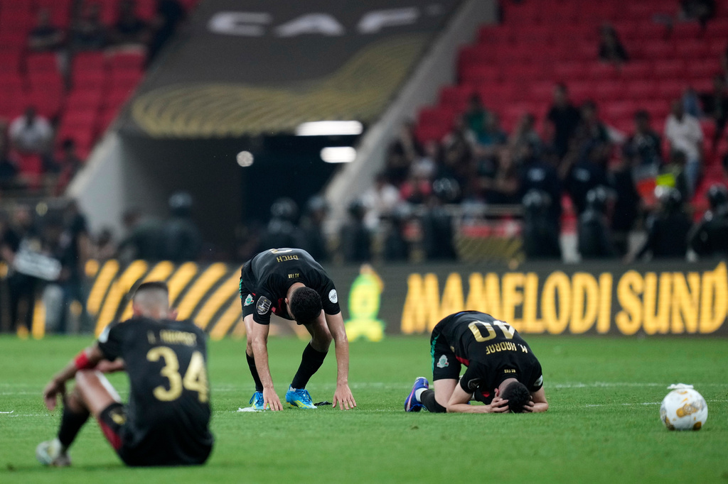 AS FAR Rabat's goalkeeper players react after loosing the CAF Champions League final soccer match between AS FAR Rabat and Mamelodi Sundowns, in Rabat, Morocco, Sunday, May 24, 2026. (AP Photo/Mosa'ab Elshamy)