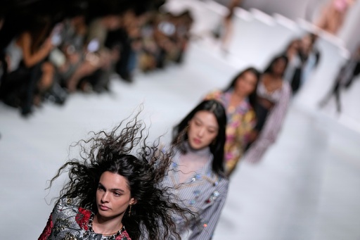 Models wear creations as part of the Dolce & Gabbana Spring/Summer 2026 collection presented in Milan, Italy, Saturday, Sept. 27, 2025. (AP Photo/Luca Bruno) Models wear creations as part of the Dolce & Gabbana Spring/Summer 2026 collection presented in Milan, Italy, Saturday, Sept. 27, 2025. (AP Photo/Luca Bruno)