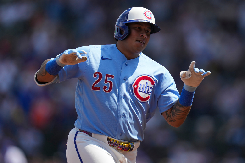 Chicago Cubs designated hitter Moises Ballesteros (25) runs the bases after hitting a three-run home run during the first inning of a baseball game against the New York Mets, Friday, April 17, 2026, in Chicago. (AP Photo/Erin Hooley)