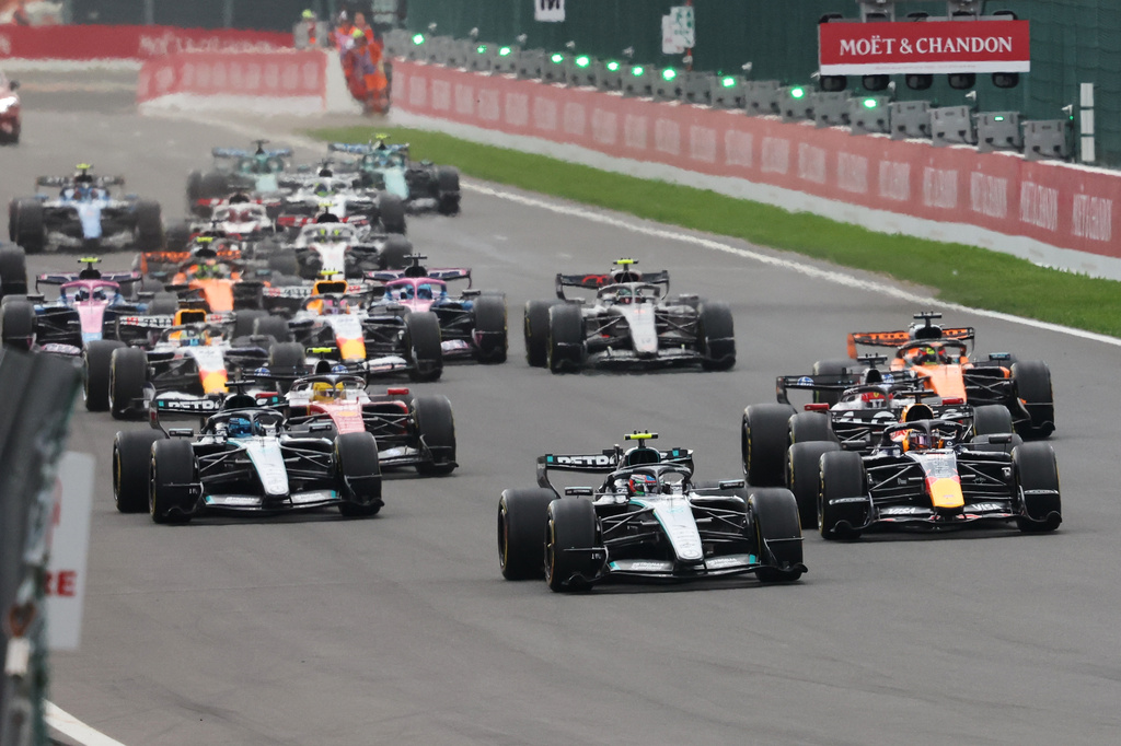Mercedes driver Andrea Kimi Antonelli of Italy, center, steers his car during the Formula One Grand Prix at the Spa-Francorchamps racetrack in Spa, Belgium, Sunday, July 19, 2026. (AP Photo/Omar Havana)