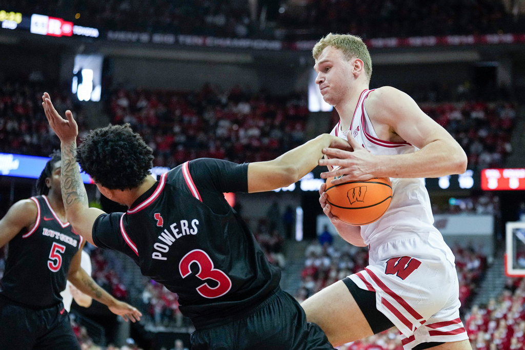 Nick Boyd scores 32 points and Wisconsin beats Rutgers 96-87 for 4th straight victory