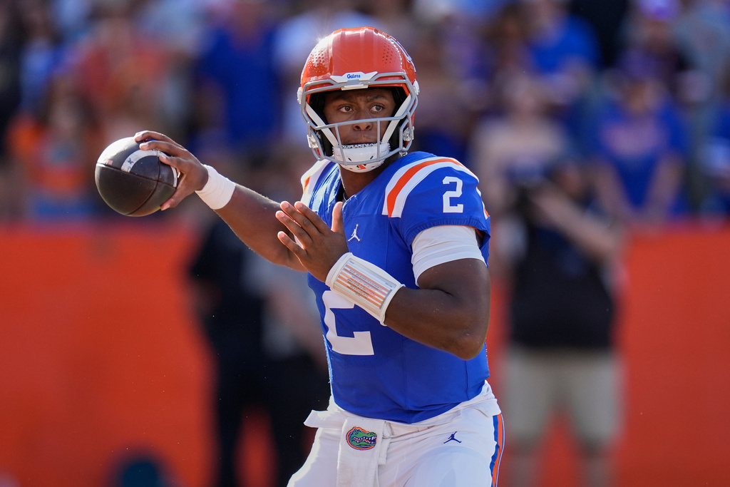 Florida quarterback DJ Lagway throws a pass during the first half of an NCAA college football game against Mississippi State, Thursday, Sept. 18, 2025, in Gainesville, Fla. (AP Photo/John Raoux)
