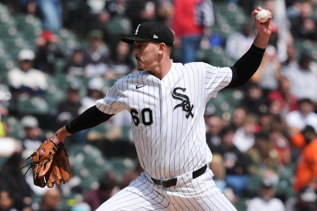 Chicago White Sox starting pitcher Bryan Hudson throws against the Washington Nationals during the first inning of a baseball game at Rate Field in Chicago, Sunday, April 26, 2026. (AP Photo/Nam Y. Huh)