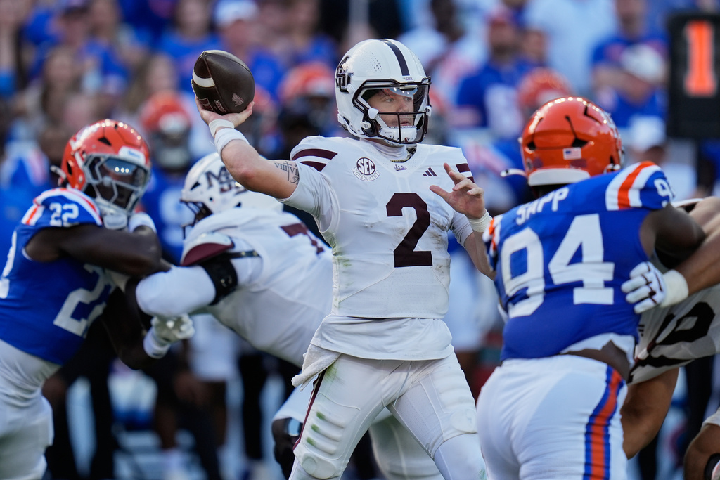 Mississippi State quarterback Blake Shapen (2) throws a pass against Florida during the first half of an NCAA college football game, Thursday, Sept. 18, 2025, in Gainesville, Fla. (AP Photo/John Raoux)