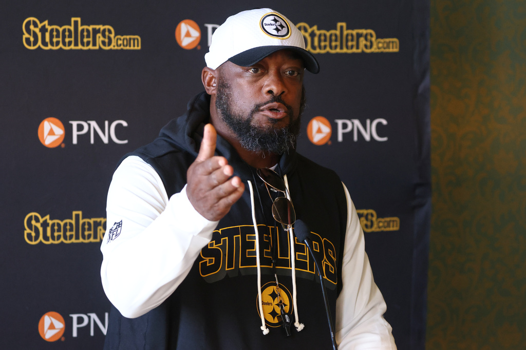 Pittsburgh Steelers head coach Mike Tomlin speaks at a press conference before a training session ahead of their match against Minnesota Vikings in Dublin, Friday, Sept. 26, 2025.(AP Photo/Peter Morrison)