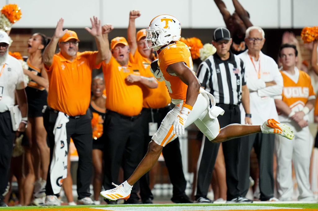 Tennessee wide receiver Braylon Staley runs in for a touchdown during the first half of an NCAA college football game against Kennesaw State, Saturday, Sept. 19, 2026, in Knoxville, Tenn. (AP Photo/Camden Hall)