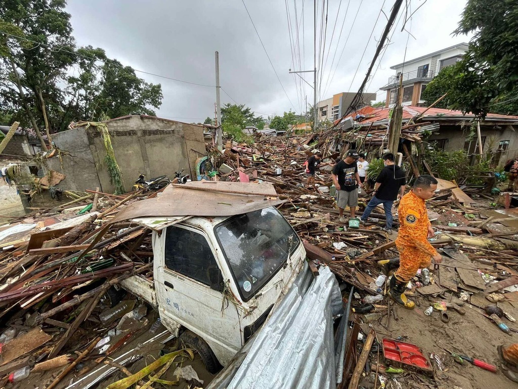 Aftermath of flooding caused by Typhoon Kalmaegi in Cebu city, central Philippines, Tuesday, Nov. 4, 2025. (AP Photo/Jacqueline Hernandez)