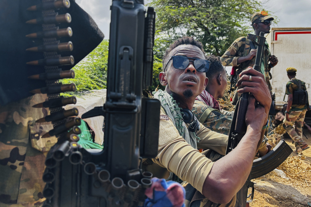 Somali National Army (SNA) soldiers on the frontline in Sabiid Canole, Somalia, Tuesday, Nov. 11, 2025. (AP Photo/Jackson Njehia)