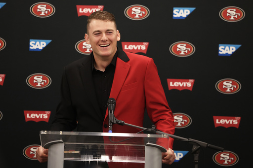 San Francisco 49ers quarterback Mac Jones speaks at a news conference after an NFL football game against the Los Angeles Rams, Thursday, Oct. 2, 2025, in Inglewood, Calif. (AP Photo/Jessie Alcheh) San Francisco 49ers quarterback Mac Jones speaks at a news conference after an NFL football game against the Los Angeles Rams, Thursday, Oct. 2, 2025, in Inglewood, Calif. (AP Photo/Jessie Alcheh)