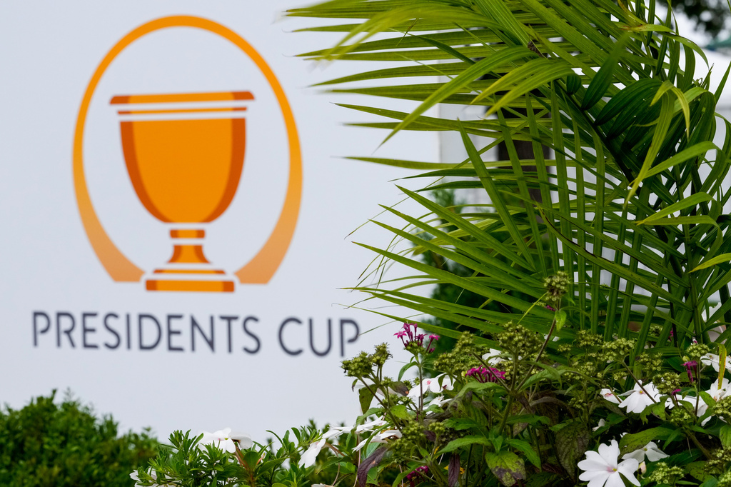 A Presidents Cup logo lines the practice green prior to the golf tournament between the International and USA teams, Monday, Sept. 21, 2026, in Medinah, Ill. (AP Photo/Matt Slocum)