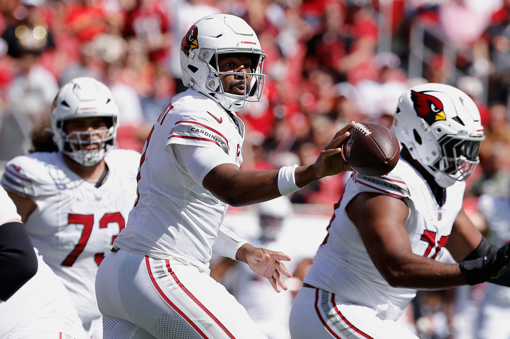 Arizona Cardinals quarterback Jacoby Brissett pitches the ball during the first half of an NFL football game against the San Francisco 49ers in Santa Clara, Calif., Sunday, Sept. 27, 2026. (AP Photo/Kelley L. Cox)