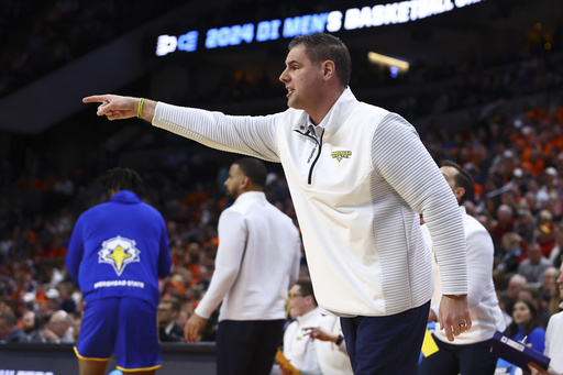 Transfer portal, NIL challenge teams to fill and maintain rosters, even as March Madness continues - Vimarsana News
