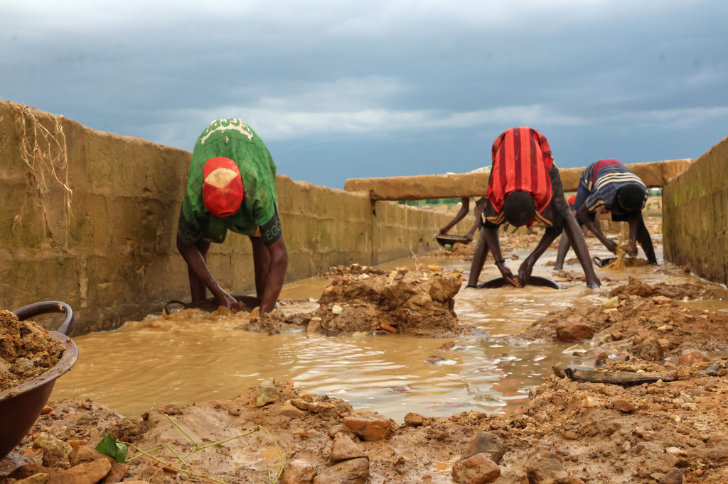 People work at a mine in Minna, Nigeria, Saturday, Sept. 19, 2026. (AP Photo/Afolabi Sotunde)
