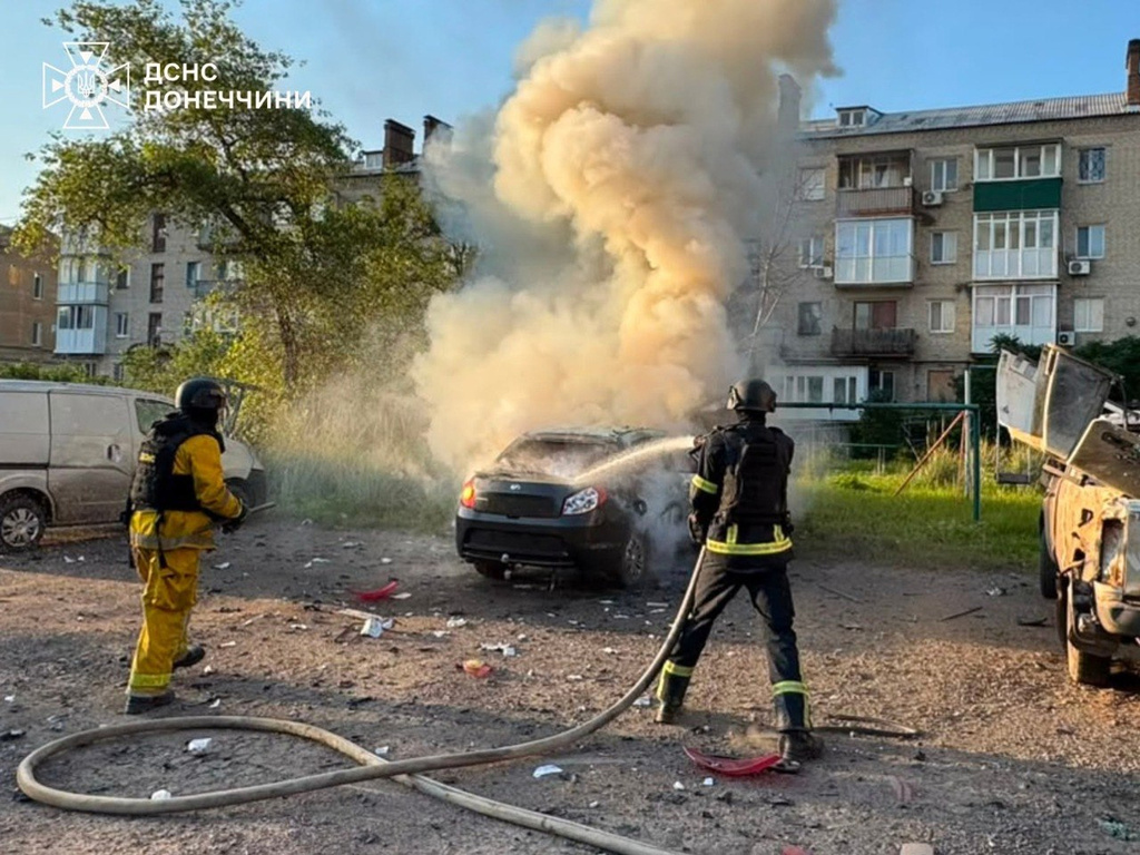 In this photo provided by the Ukrainian Emergency Service, emergency services personnel work to extinguish a fire following a Russian air attack in Kramatorsk, Donetsk region, Ukraine, Thursday, July 9, 2026. (Ukrainian Emergency Service via AP)