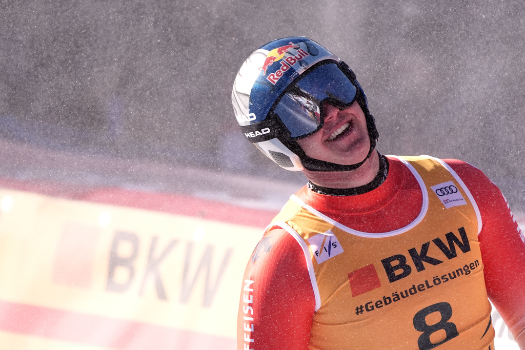 Switzerland's Franjo von Allmen reacts at finish line during an alpine ski, men's World Cup super-G, in Wengen, Switzerland, Friday Jan. 16, 2026. (AP Photo/Giovanni Zenoni)