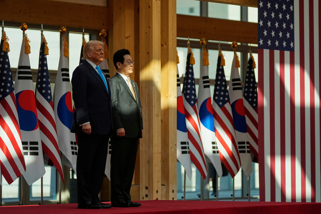 President Donald Trump, left, and South Korean President Lee Jae Myung attend a high honor ceremony at the Gyeongju National Museum in Gyoeongju, South Korea, Wednesday, Oct. 29, 2025. (AP Photo/Mark Schiefelbein)