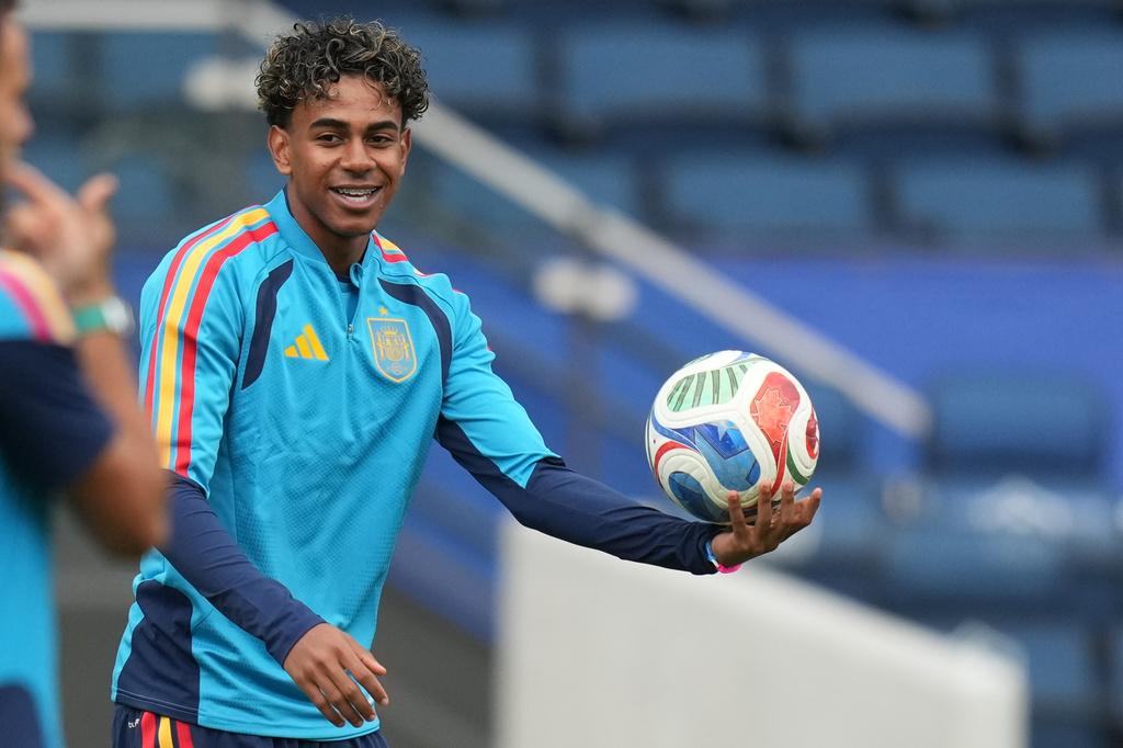 Spain's Lamine Yamal attends training session ahead of a FIFA World Cup round of 32 soccer match against Austria in Carson, Calif., Wednesday, July 1, 2026. (AP Photo/Andre Penner)