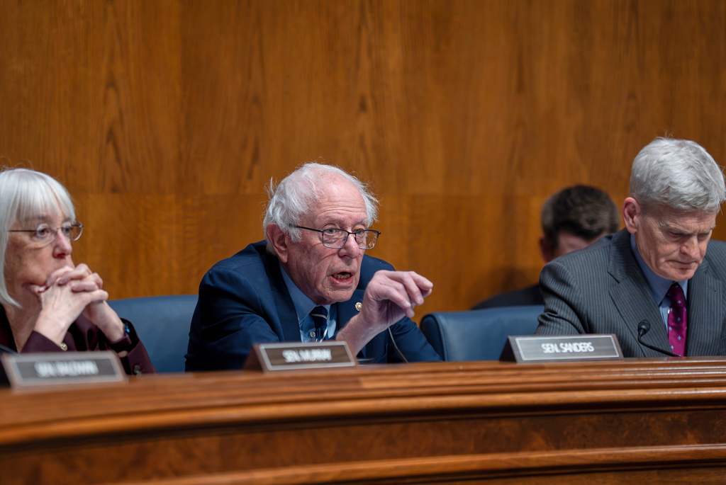 From left, Sen. Patty Murray, D-Wash., Sen. Bernie Sanders, I-Vt., Sen. Bill Cassidy, R-La., chair of the Senate Health, Education, Labor, and Pensions (HELP) Committee, make opening statements as wellness influencer and entrepreneur Dr. Casey Means seeks approval to be U.S. surgeon general, at the Capitol in Washington, Wednesday, Feb. 25, 2026. (AP Photo/J. Scott Applewhite)
