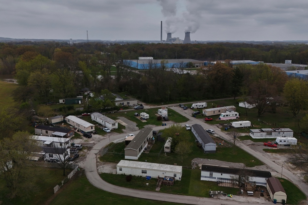 FILE - The Rockport Power Plant operates near a group of mobile homes April 11, 2025, in Rockport, Ind. (AP Photo/Joshua A. Bickel, File)