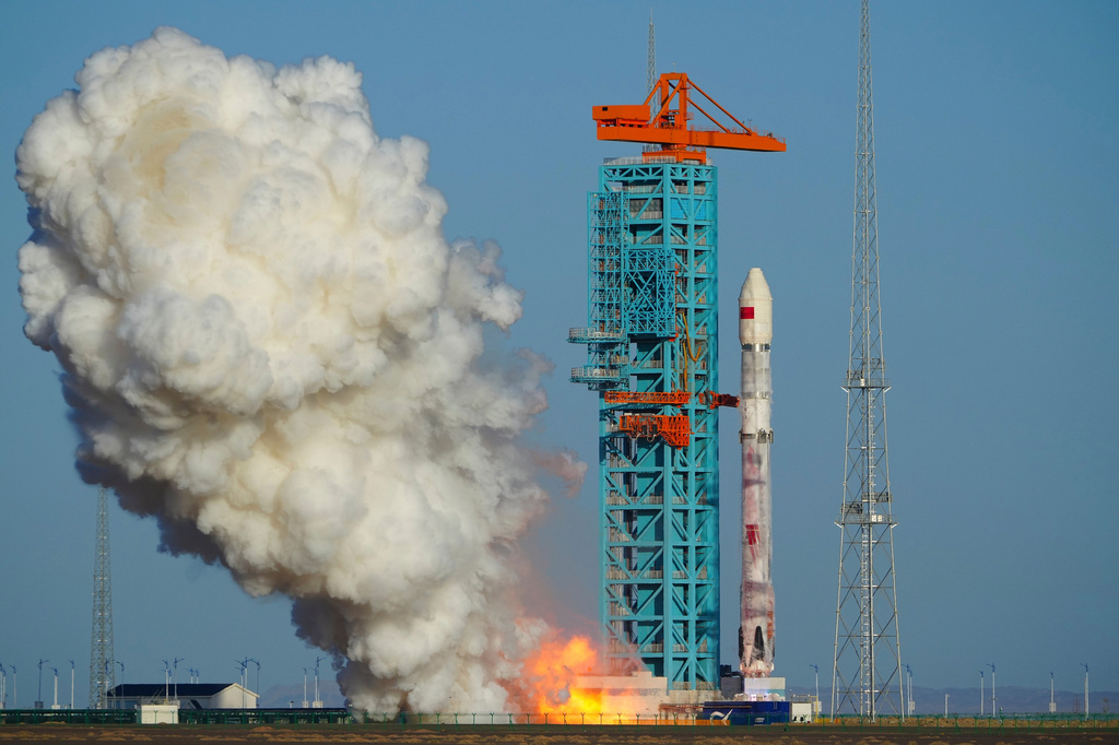 In this photo released by Xinhua News Agency, the Zhuque-3 Y2 rocket takes off at the Dongfeng commercial space innovation pilot zone in northwestern China Wednesday, Aug. 19, 2026. (Wang Jiangbo/Xinhua via AP)