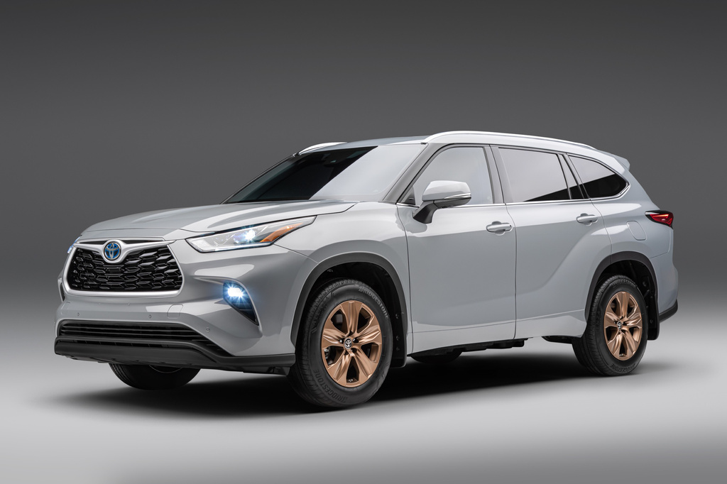 This photo provided by Toyota shows the 2023 Highlander Hybrid, a three-row midsize SUV that can seat eight passengers and deliver fuel economy of up to 36 mpg combined. (Courtesy of Toyota Motor Sales U.S.A. via AP)