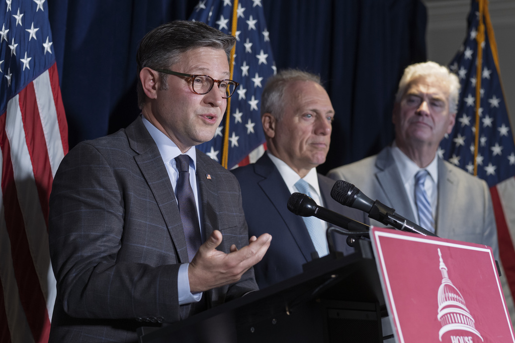 From left, Speaker of the House Mike Johnson, R-La., House Majority Leader Steve Scalise, R-La., and House Majority Whip Tom Emmer, R-Minn., speak during a news conference at the Republican National Committee headquarters in Washington, Tuesday, Sept. 9, 2025. (AP Photo/J. Scott Applewhite)