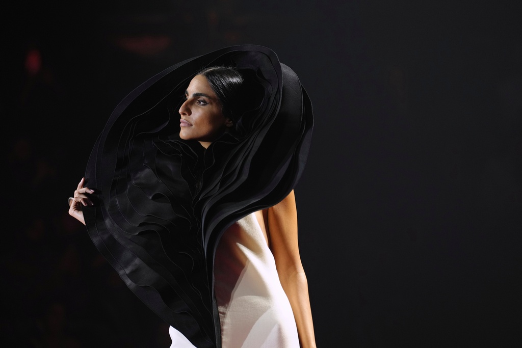 A model wears a creation as part of the Stephane Rolland Spring/Summer 2026 Haute Couture collection presented in Paris, Tuesday, Jan. 27, 2026. (AP Photo/Aurelien Morissard)