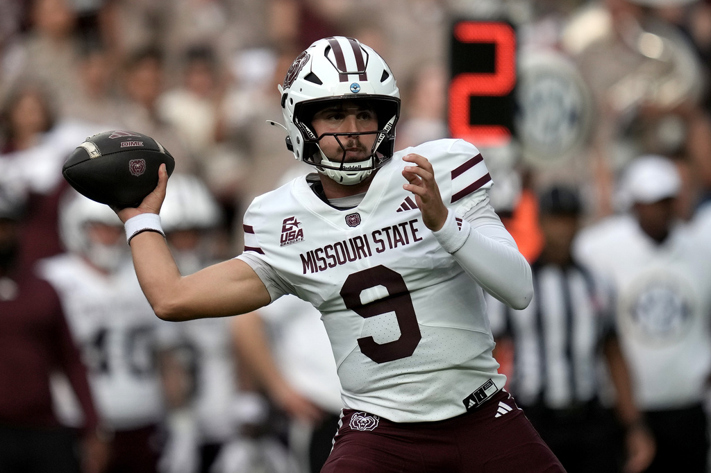 Missouri State quarterback Skyler Locklear (9) looks to pass against against the Texas A&M during the first quarter of an NCAA college football game Saturday, Sept. 5, 2026, in College Station, Texas. (AP Photo/Sam Craft)