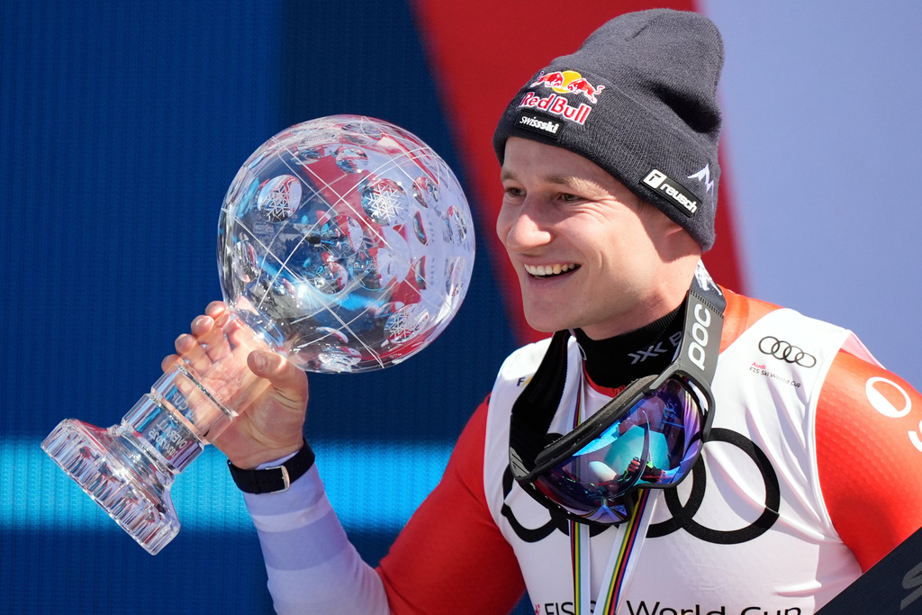 FILE - Switzerland's Marco Odermatt poses after winning the men's World Cup overall at the World Cup Finals, Thursday, March 27, 2025, in Sun Valley, Idaho. (AP Photo/Robert F. Bukaty, File)