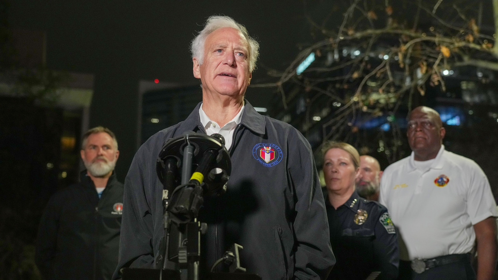 Austin Mayor Kirk Watson provides a briefing after a shooting, Sunday March 1, 2026, near West Sixth Street and Nueces, in downtown Austin, Texas. (Ricardo B. Brazziell/Austin American-Statesman via AP)
