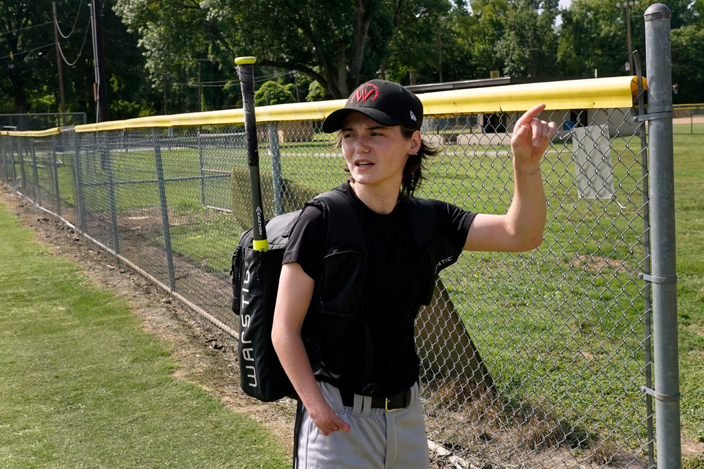 Brittany Apgar, who was born without a right hand, leaves a field in Greensboro, N.C., after practice Wednesday, July 22, 2026 before joining the Los Angeles team in the Women's Pro Baseball League. (AP Photo/Chuck Burton)