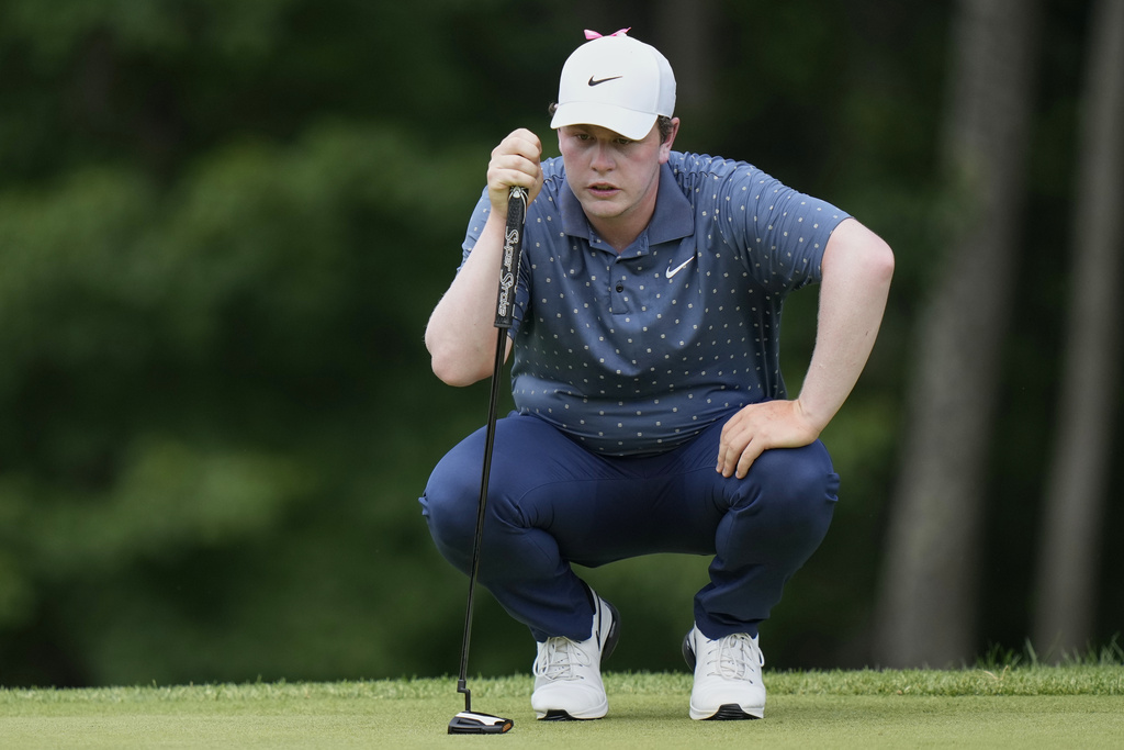 Robert MacIntyre, of Scotland, prepares to putt on the second hole during the final round of the BMW Championship golf tournament Sunday, Aug. 17, 2025, in Owings Mills, Md. (AP Photo/Stephanie Scarbrough)