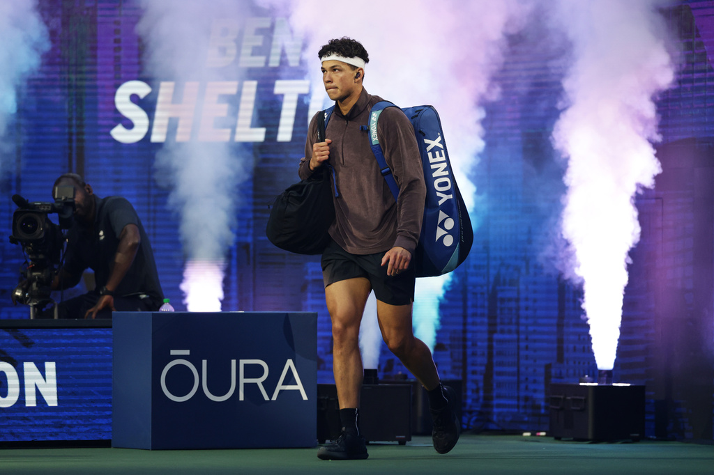 Ben Shelton, of the United States, arrives for a match against Stefanos Tsitsipas, of Greece, during the fourth round of the U.S. Open tennis championships, Sunday, Sept. 6, 2026, in New York. (AP Photo/Adam Hunger)