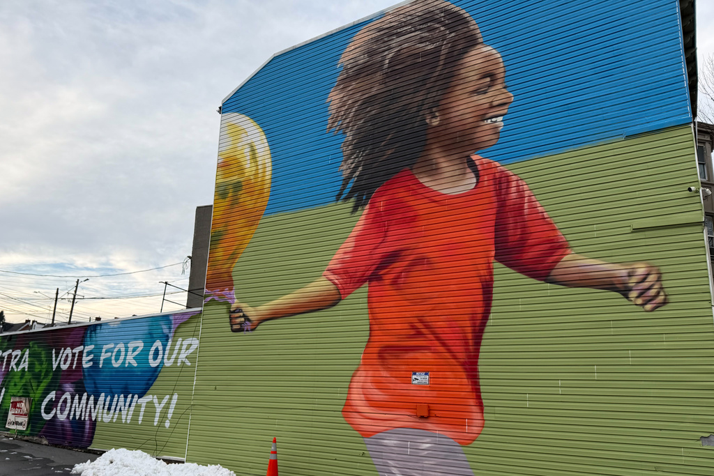 A street scene in Allentown, Pa., Tuesday, Dec. 16, 2025. (AP Photo/Steven Sloan)