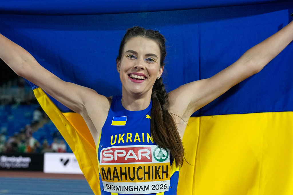 Ukraine's Yaroslava Mahuchikh poses after winning the gold medal in the women's high jump final at the European Athletics Championships in Birmingham, England, Saturday, Aug. 15, 2026. (AP Photo/Matthias Schrader)