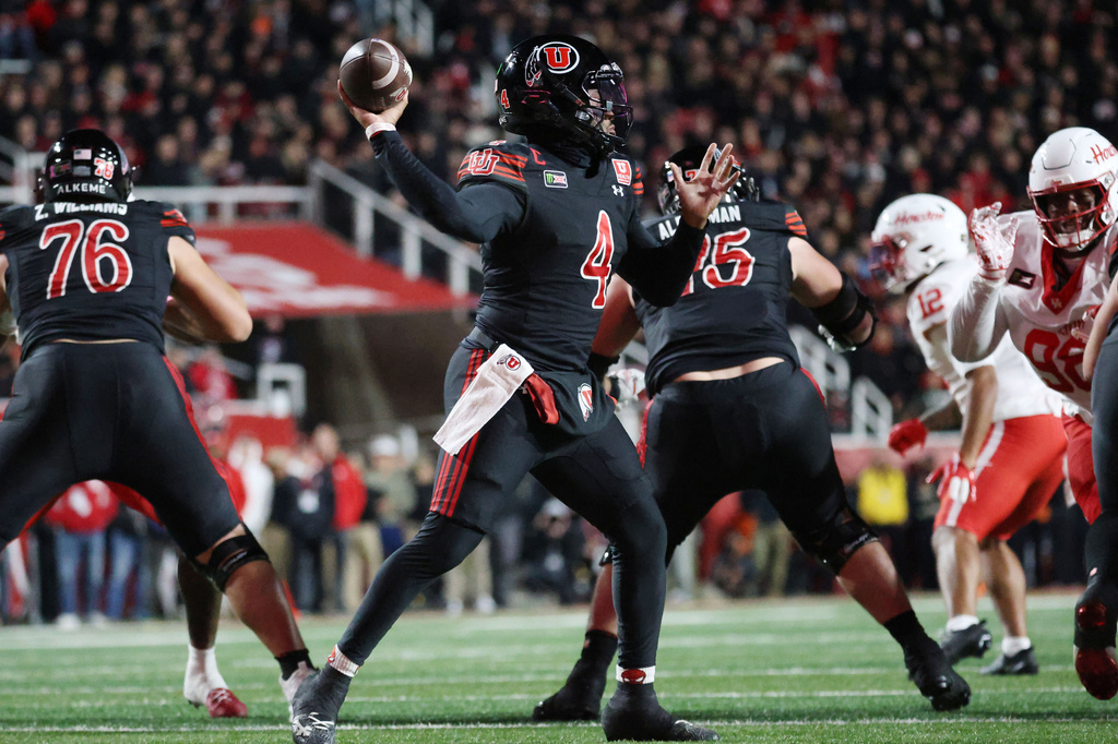 Utah quarterback Devon Dampier throws against Houston during an NCAA college football game Saturday, Oct. 24, 2026, in Salt Lake City. (AP Photo/Jeffrey D. Allred)