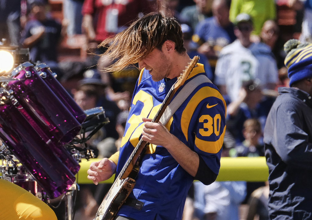 ExRed Hot Chili Peppers guitarist sued for wrongful death in alleged