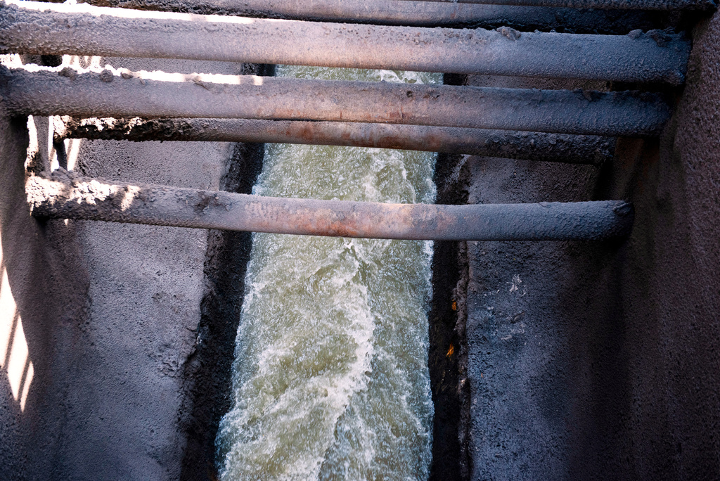 Raw sewage flows to an interceptor pipe along the C&O Canal beside the Potomac River in Cabin John, Md., Saturday, March 14, 2026. (AP Photo/Cliff Owen)