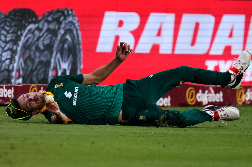 South Africa's bowler Marco Jansen takes a catch during the first one day international cricket match between South Africa and Australia, in Durban, South Africa, Thursday, Sept. 24, 2026. (AP Photo/Themba Hadebe)